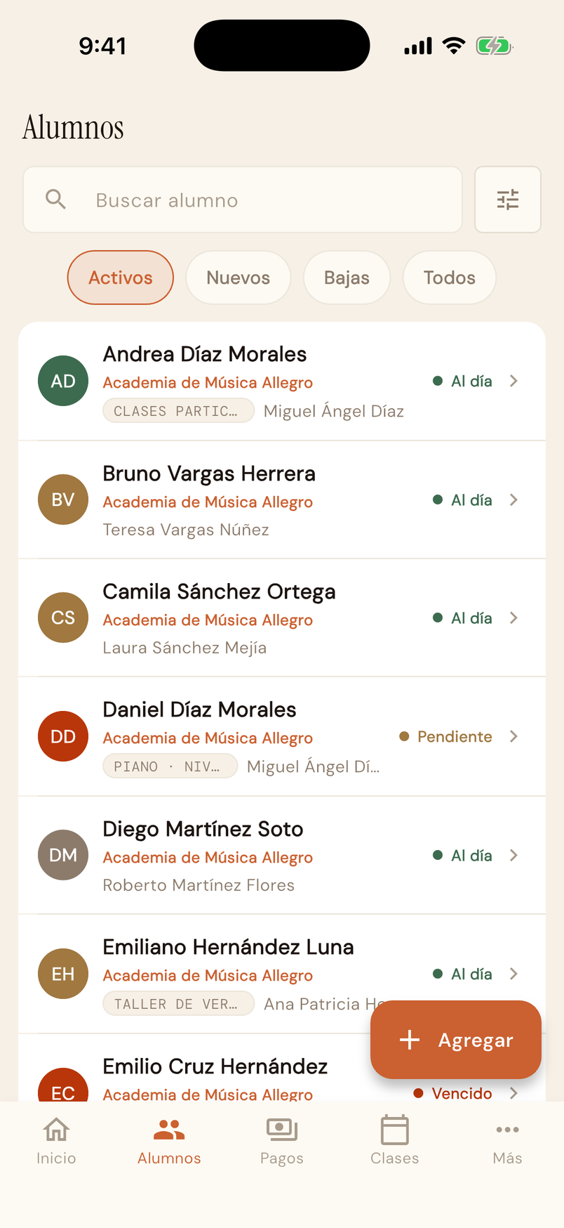 Directorio de alumnos en la app móvil de Membrix